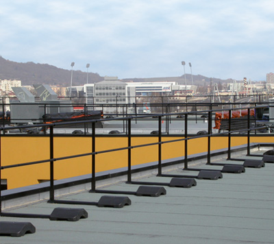 Barrial, systme de garde-corps en aluminium pour toitures-terrasses inaccessibles