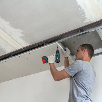 Le DTU 58.1 expliqu pour vos travaux de plafonds suspendus modulaires