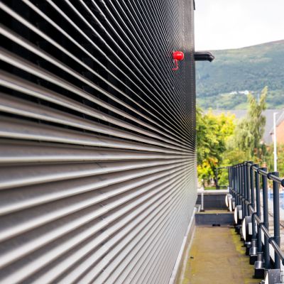 DucoWall Screening Acoustic - Bardage à ventelles filantes