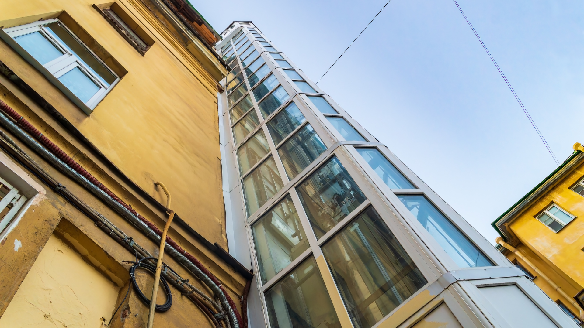 Ascenseurs extérieurs : prix, fonctionnement, loi et intérêt