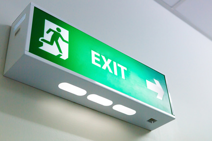 Les panneaux d'évacuation en immeuble : prix, loi, fonctionnement