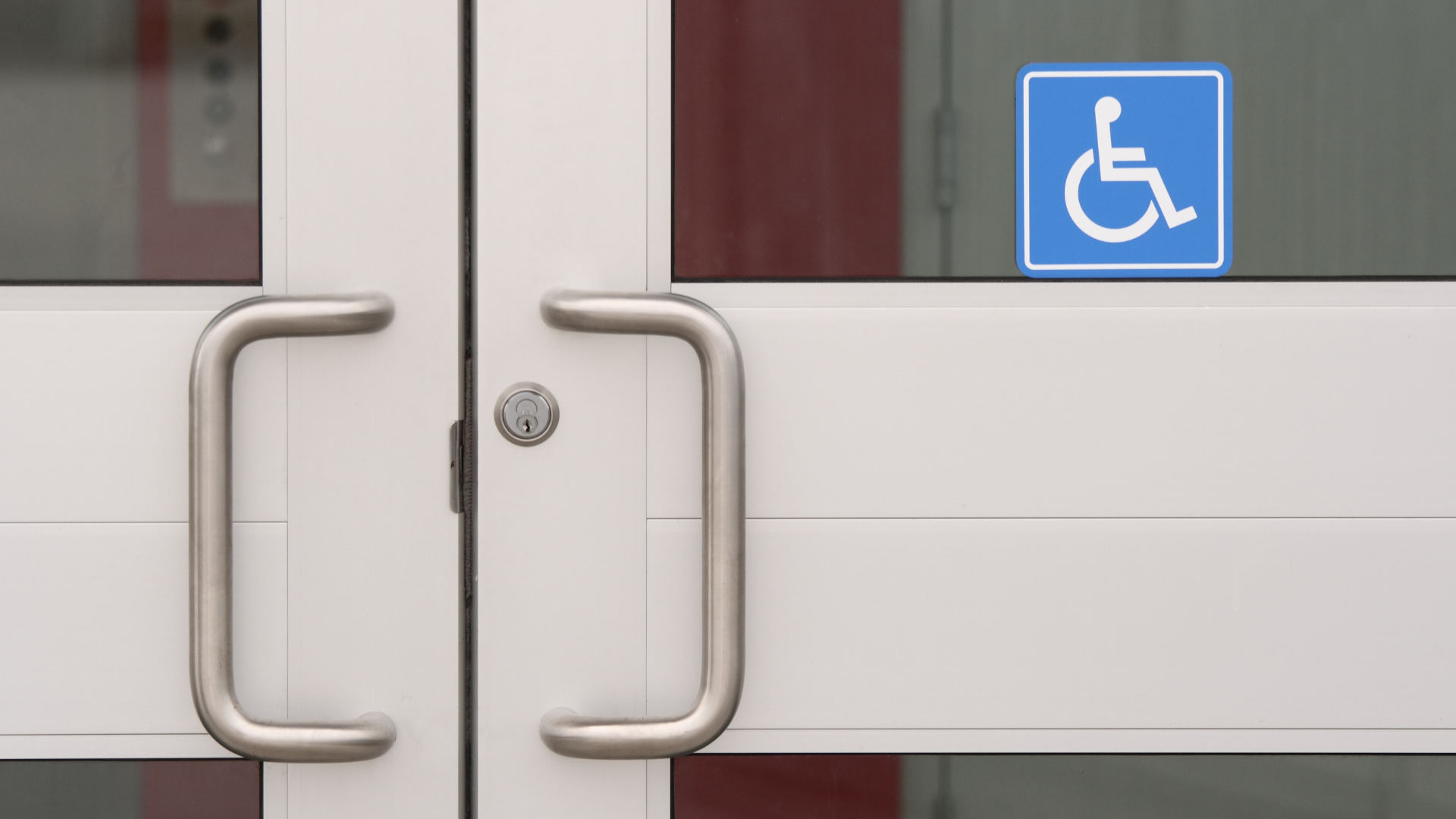 Les normes handicapés pour les portes