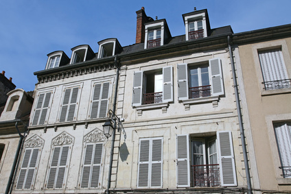 Volets : conseils, installation et guide d'achat en immeuble