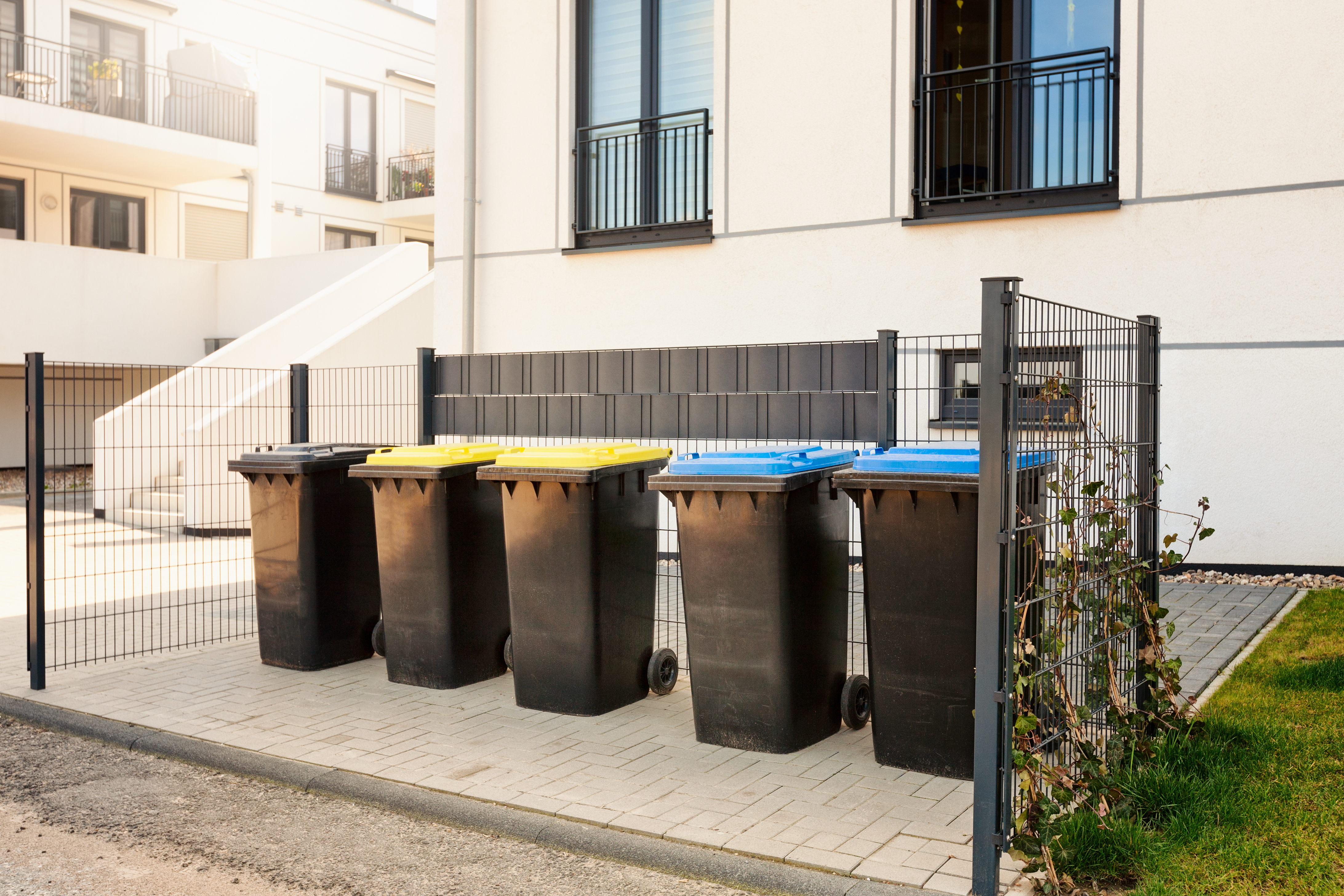 Copropriété : qui doit sortir les poubelles ?