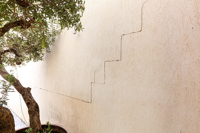 Fissures en facade et sur les murs 