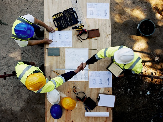 Sous-traitance et responsabilités en chaîne : que risque un artisan en cas de contrôle ou de sinistre en 2026