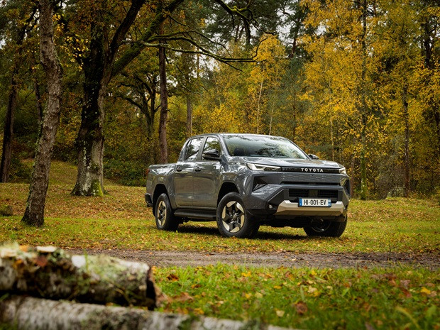 La toute nouvelle version 100 % électrique du Toyota Hilux sera lancée au printemps prochain.