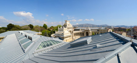 Une nouvelle couverture de zinc pour  le Palais Longchamp à Marseille