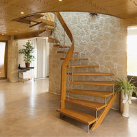 Les escaliers en bois apportent un cachet incomparable aux maisons classiques ou contemporaines