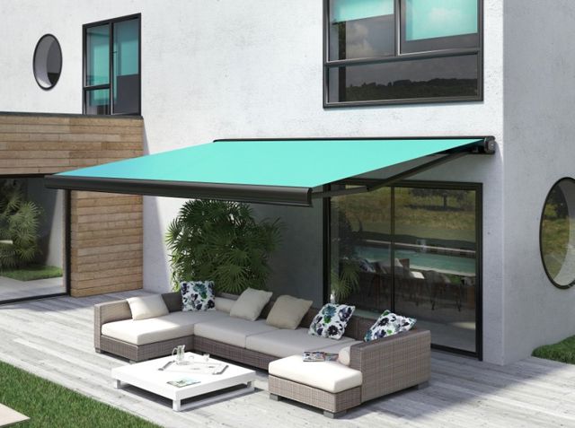 Store banne Allure de FRANCIAFLEX : une protection solaire haut de gamme pour votre terrasse