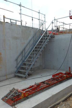 Escaliers provisoires de chantier : 2 solutions au choix, durable ou économique