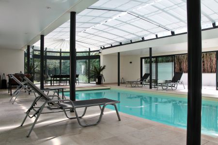 Nouveauts REFLEX'SOL : Des Stores ANTI-CHALEUR pour un abri de piscine 