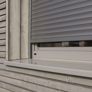 Protègenet, équipez vos appuis de fenêtres pour façades isolées