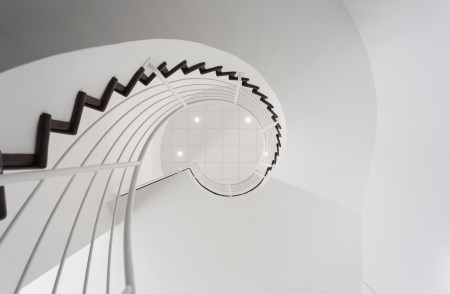Rockfon Blanka, un plafond acoustique et lumineux au design extra blanc et mat