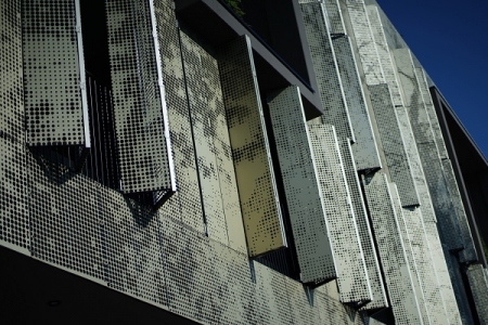 Une protection solaire architecturale pour L’Esquisse Hotel & Spa à Colmar