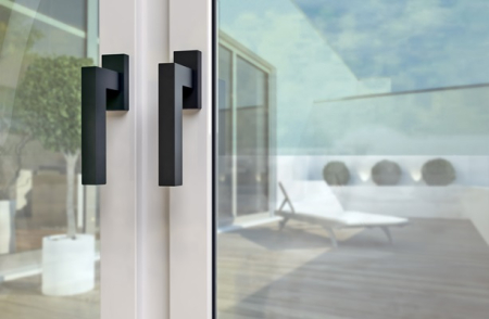 Poignées pour baies coulissantes et fenêtre en noir mat assorties à vos poignées de porte