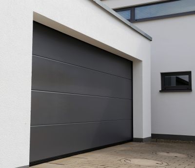 Porte de garage sectionnelle : le choix de l’essentiel
