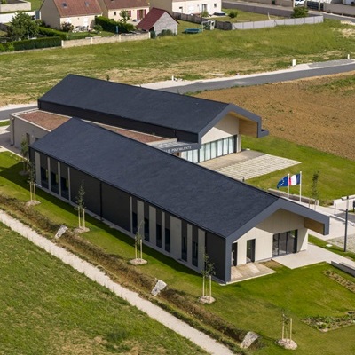 Un nouveau visage pour la mairie de Boisseaux grâce à l'ardoise naturelle 