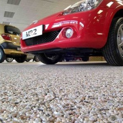 La moquette de pierre de Flowcrete : un revêtement esthétique et durable pour vos sols et murs