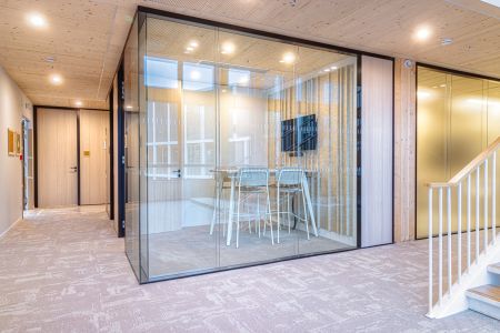 Tours The Link : installation de 36 000 m² de cloisons de bureau sur un chantier d'envergure