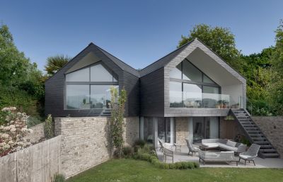 CUPACLAD signe l'esthétique de cette maison contemporaine