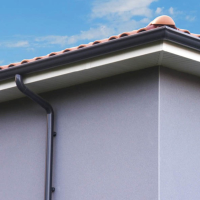 Allier performance et design : pourquoi choisir l'aluminium laqué pour vos gouttières