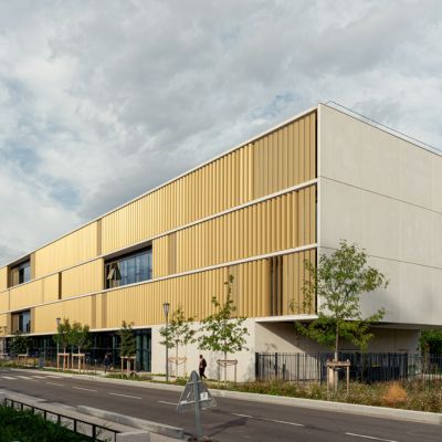 Brise-soleil attrayant à différentes fonctions pour l'immeuble ONZE à Lyon