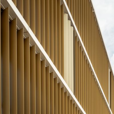 Brise-soleil attrayant à différentes fonctions pour l'immeuble ONZE à Lyon