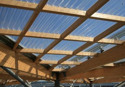 La solution translucide en polycarbonate pour valoriser la lumière naturelle