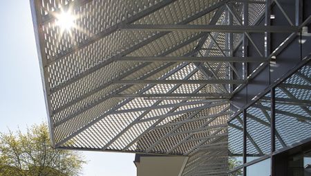 Des brise-soleil en aluminium, durables et fabriqués en France