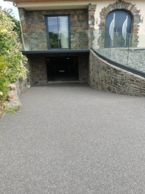 La moquette de pierre : un revêtement esthétique et durable pour les sols et murs