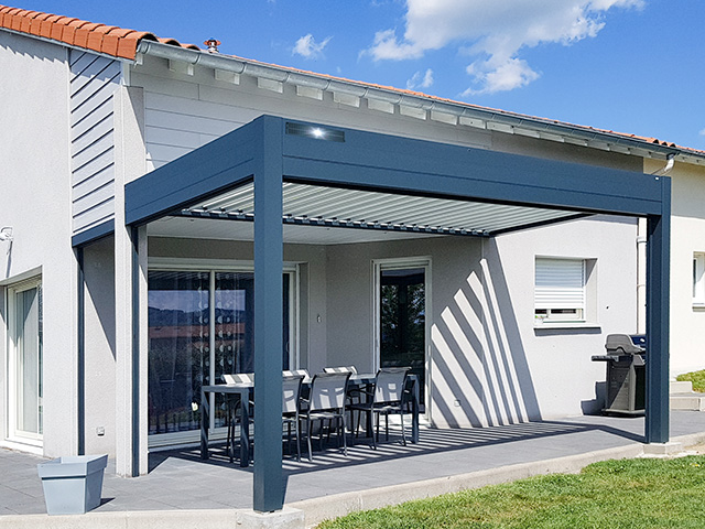 Profitez de votre ext&Atilde;&copy;rieur en toute autonomie avec la pergola bioclimatique Signature SIB