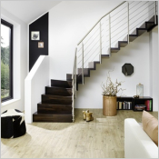 Escalier LINEA : design suspendu et &eacute;l&eacute;gance bois avec contremarches