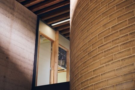 Terre crue : un matériau bas carbone qui entre dans l'ère industrielle