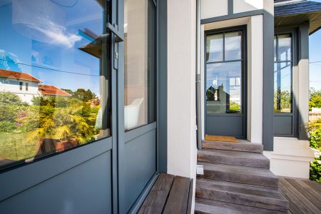 Comment gagner en luminosité et en sécurité grâce à la fenêtre siMple du Groupe Mille