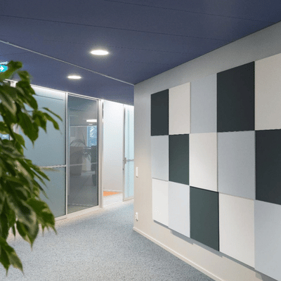 Plafonds acoustiques colorés, Akutex™ FT et Texona™ allient design et confort sonore