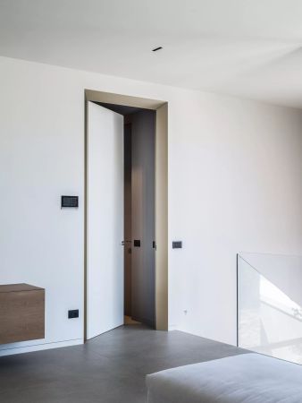 Villa Noal : quand la porte participe pleinement à l'écriture architecturale