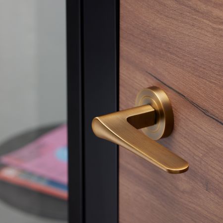 Poignée de porte Monaco - la filigrane en bronze et laiton antique