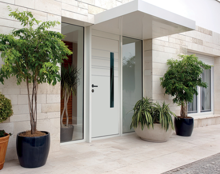 Quand la porte d'entrée devient une signature architecturale