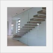Construction ou rénovation : pensez aux escaliers sur mesure pour définir votre espace intérieur 