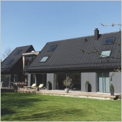 VMZINC pour la toiture en pente ou en façade, l'EPDM pour les toitures plates, un choix de qualité