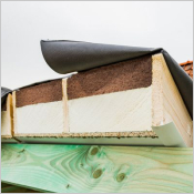 Découvrez notre panneau de toiture bi-matière polyuréthane et fibre de bois