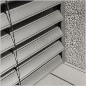 Lamelle Zetra occultante pour brise-soleil orientable de façade