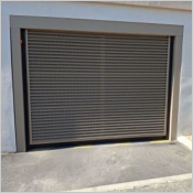 Porte basculante automatique sur mesure fabriquée en France