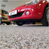 La moquette de pierre de Flowcrete: un revêtement esthétique et durable pour vos sols et murs