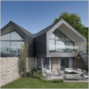L’ardoise naturelle réinvente le style de cette maison contemporaine