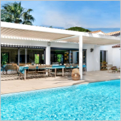 Pergola bioclimatique pour prolonger son espace de vie 