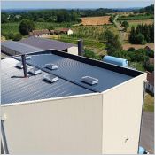 Panneau sandwich de toiture JI Vulcasteel Roof par JORIS IDE