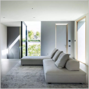 Villa Noal : quand la porte participe pleinement à l'écriture architecturale