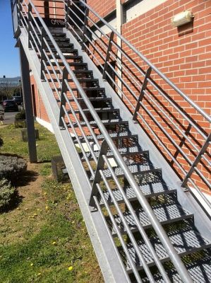 Escaliers droits ou multi-voles - Escaliers en acier